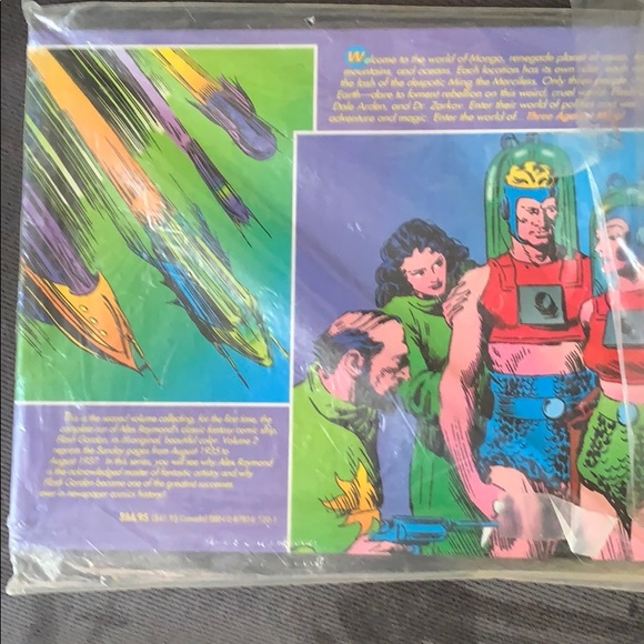 SOLD/NO LONGER AVAILABLE 
Collectors: Flash Gordon 
signed  book mint cond - Picture 2 of 2